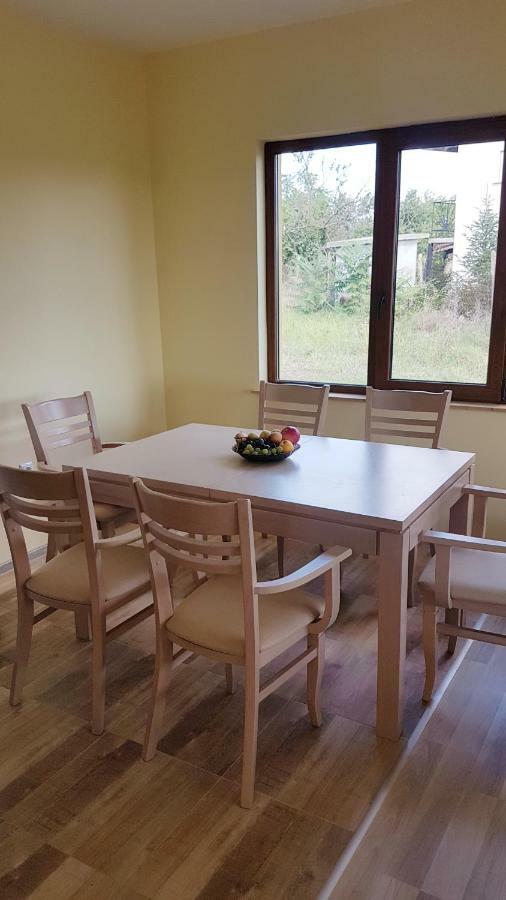 Malavi Guest House Krasen! Comfort&Clean! ภายนอก รูปภาพ