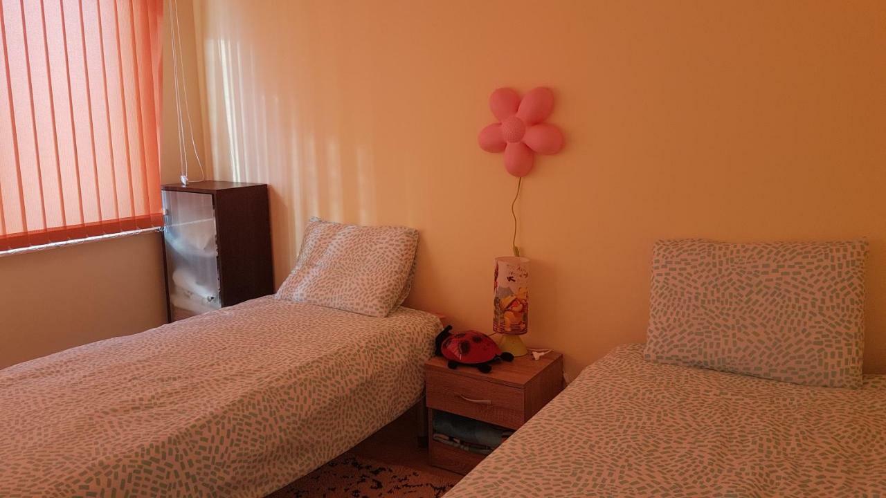 Malavi Guest House Krasen! Comfort&Clean! ภายนอก รูปภาพ